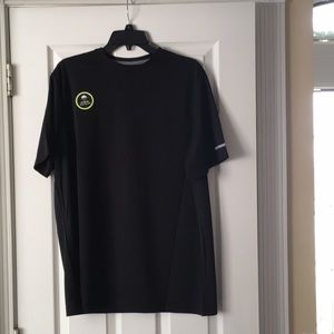 NWOT Sport Black t-shirt athletic Size L (42-44)